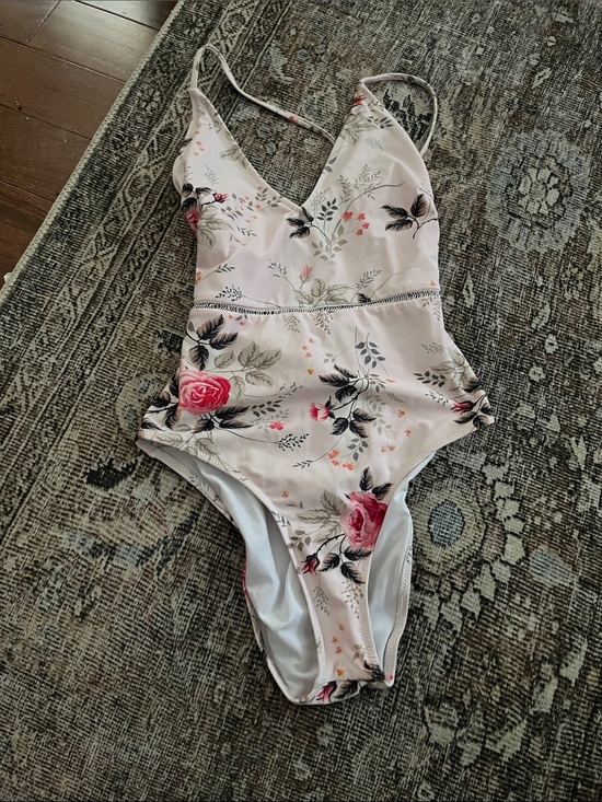 Cupshe Other - Cupshe women’s Floral One-Piece Swimsuit - Pink Rose Print small
